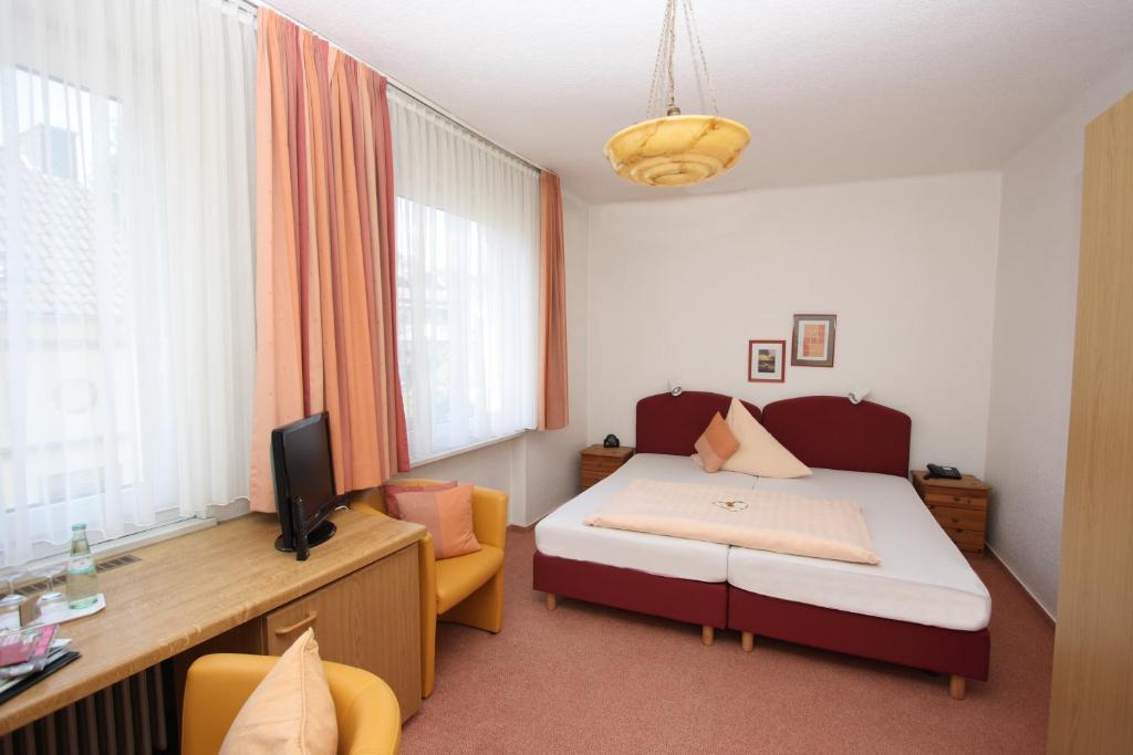 Hotel Garni Haus Hindenburg Koenigswinter Room photo